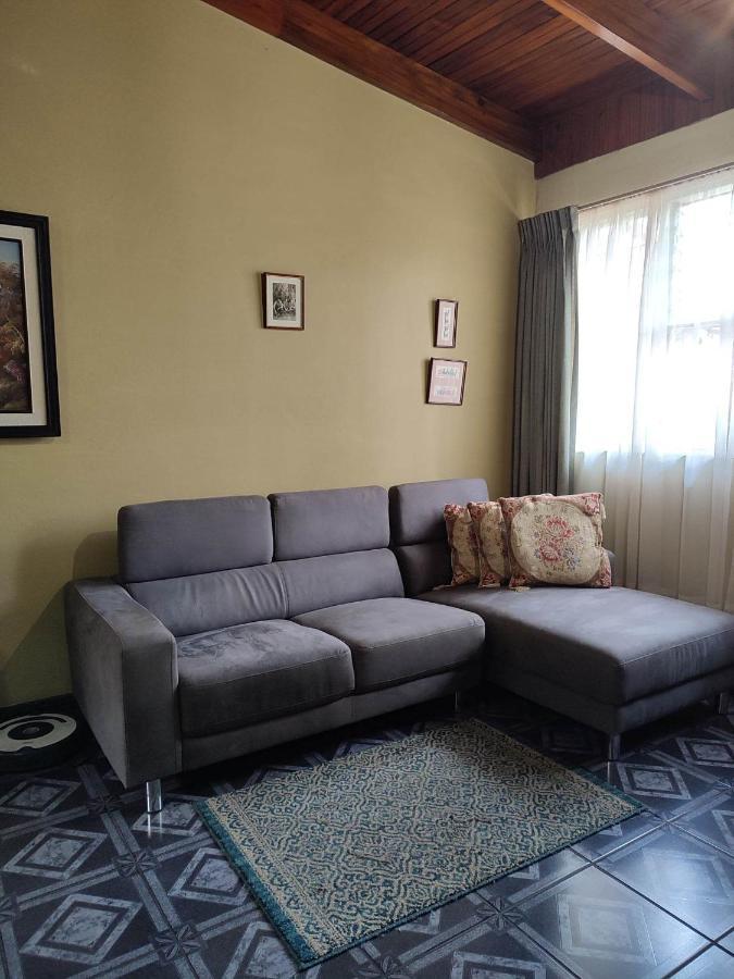 The Cozy Cactus House B&B Cartago Centro English Spoken Kültér fotó